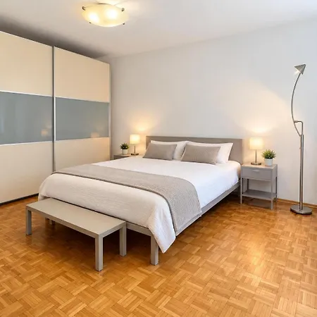 Stylish With Loggia & Garage Apartament *